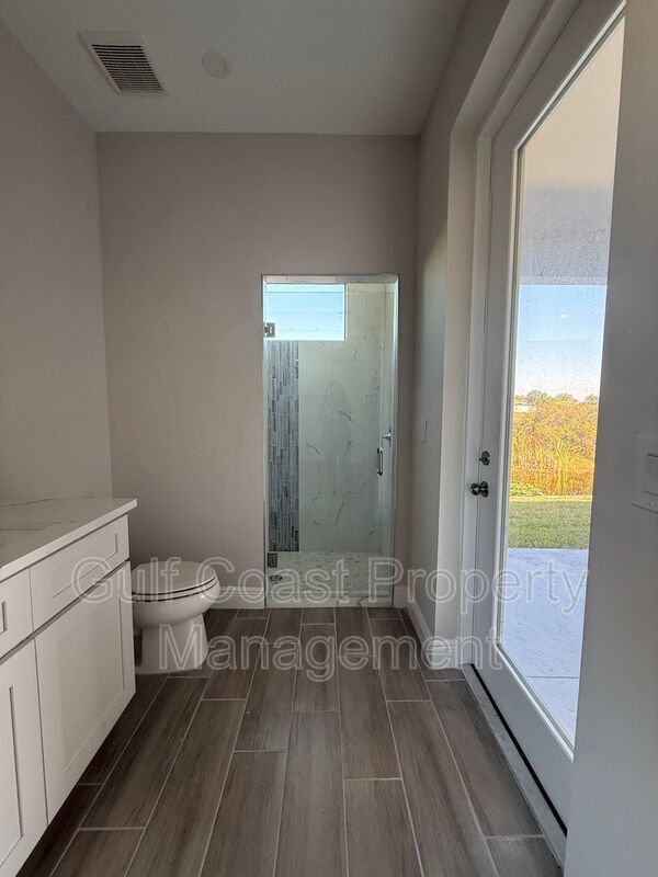 1229 NE 19th Ave property image