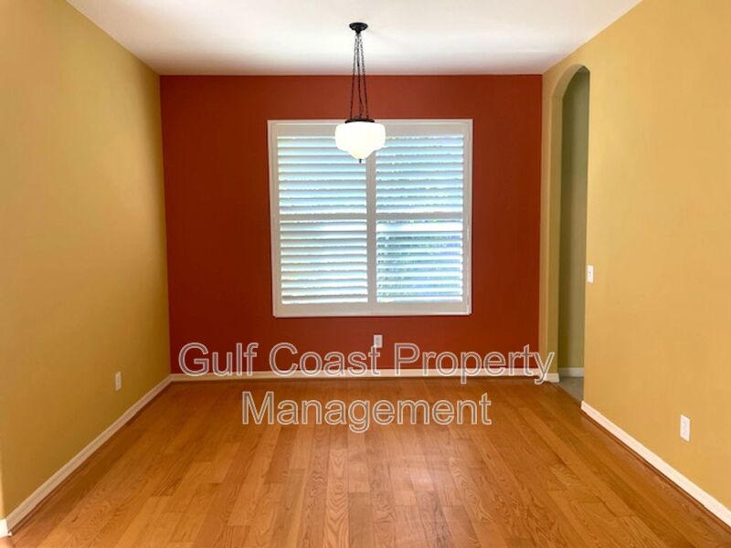 3BR + Den Pool Home in Quiet Cul-de-Sac Available Immediately For Annual Rent property image