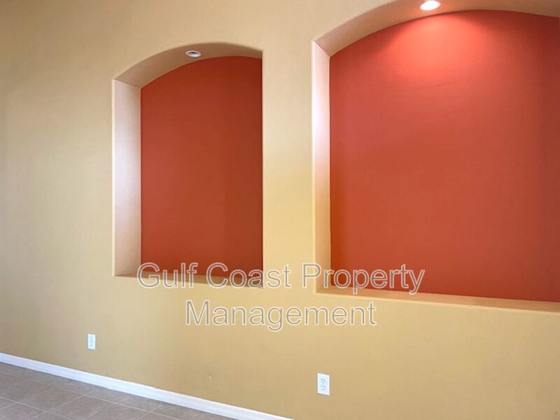 3BR + Den Pool Home in Quiet Cul-de-Sac Available Immediately For Annual Rent property image