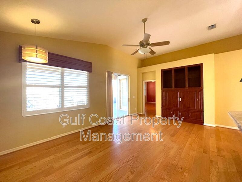 3BR + Den Pool Home in Quiet Cul-de-Sac Available Immediately For Annual Rent property image