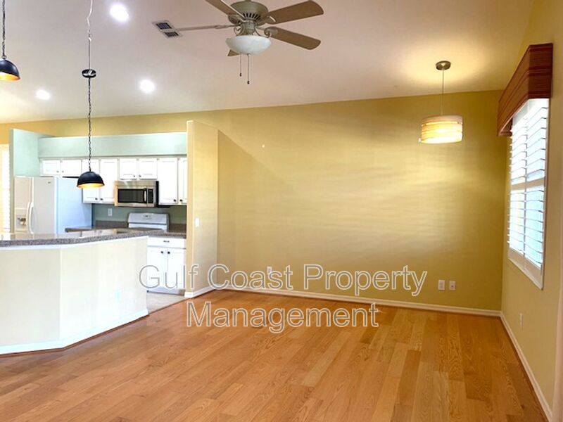3BR + Den Pool Home in Quiet Cul-de-Sac Available Immediately For Annual Rent property image
