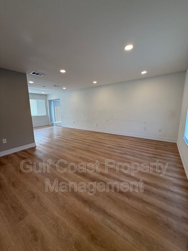 8127 Chesebro Ave property image