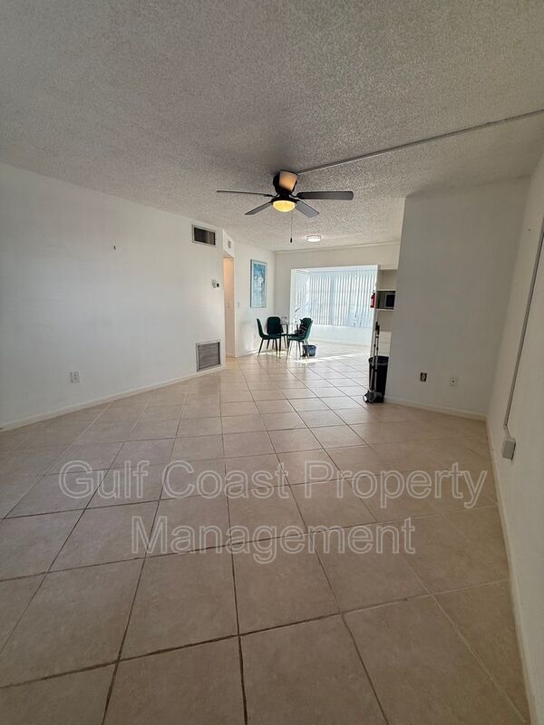 7035 Cedarhurst Dr Apt 1 property image