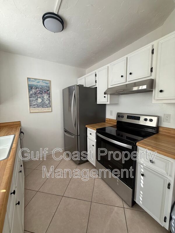 7035 Cedarhurst Dr Apt 1 property image