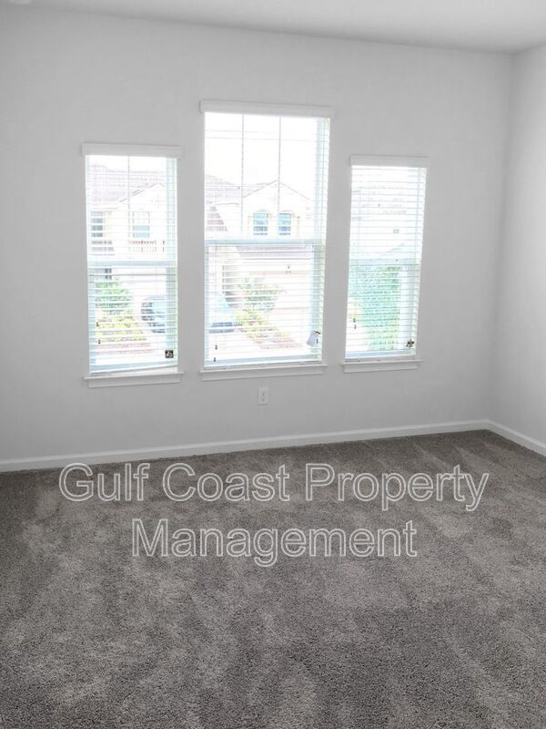 Annual Three Bedroom, 2.5 Bath, with a Garage Townhome, Located in the Community of Harmony property image