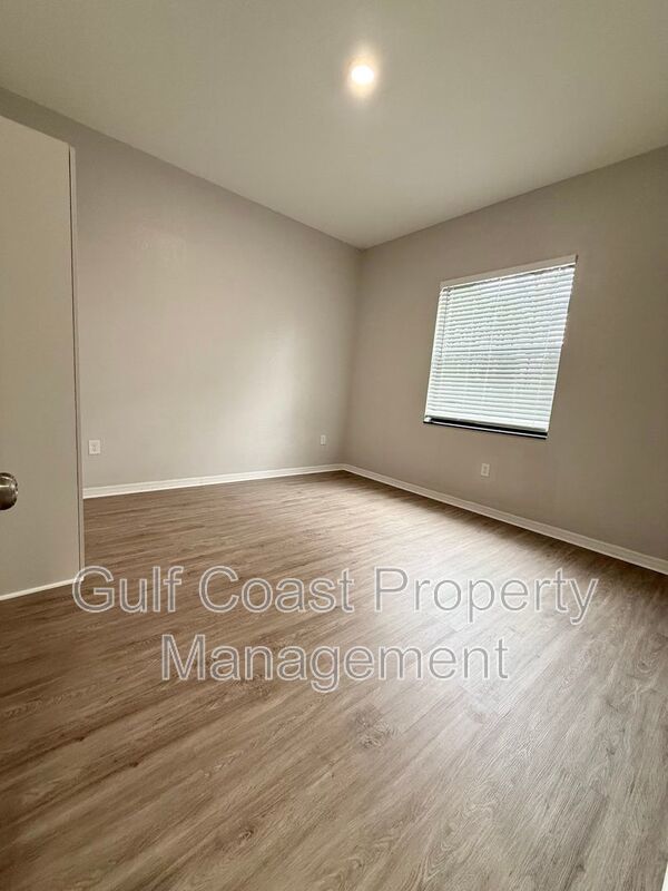 3315 53rd Street West property image