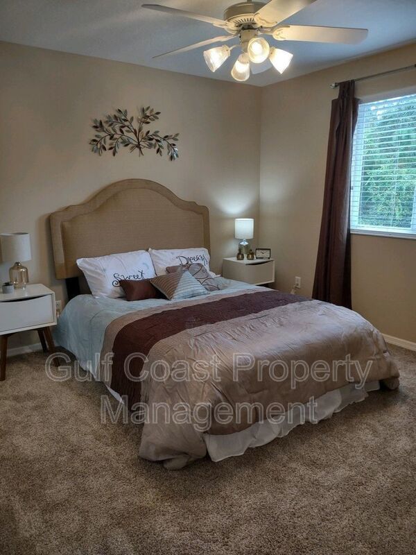 Annual 4-bedroom, 3 bath, Pool Home Backing to Preserve in Gated River Place property image