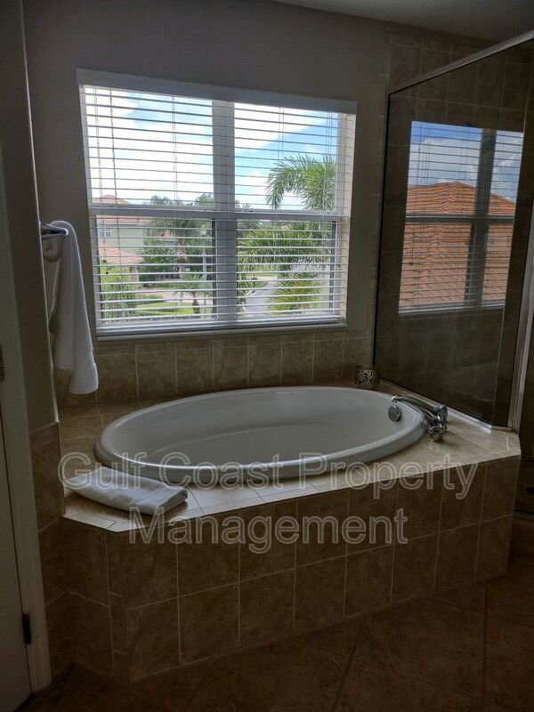 Annual 4-bedroom, 3 bath, Pool Home Backing to Preserve in Gated River Place property image