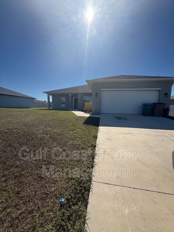 1716 NW 12th Terrace property image