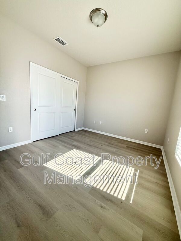 1716 NW 12th Terrace property image