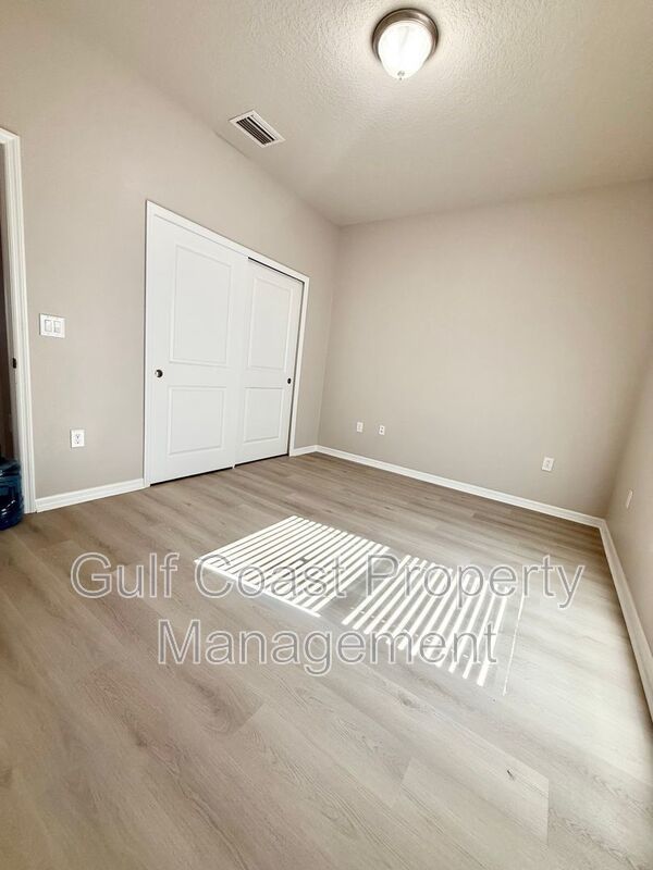 1716 NW 12th Terrace property image