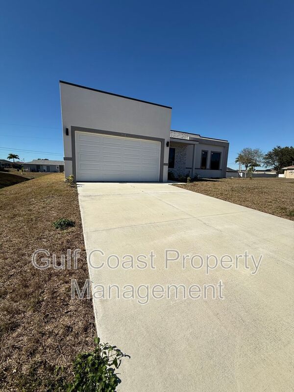 1914 NE 18th Avenue property image