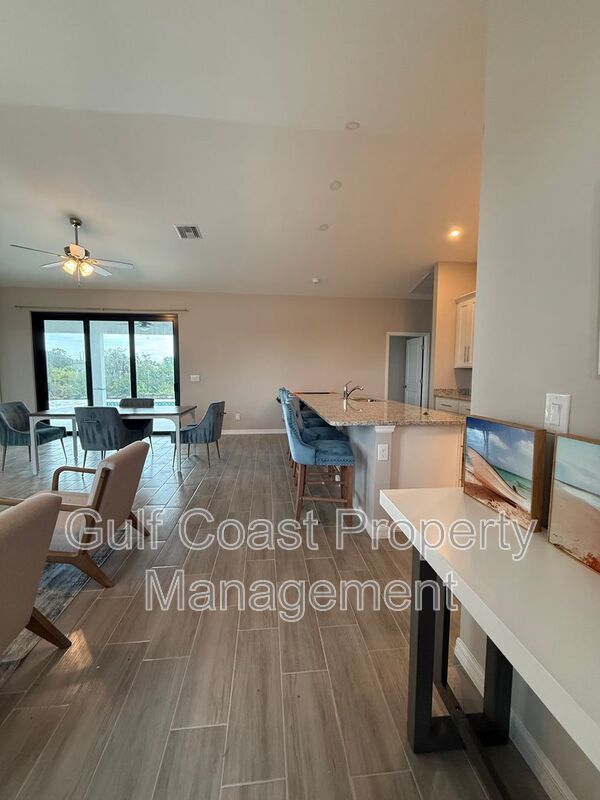 2609 NE 5th PL property image