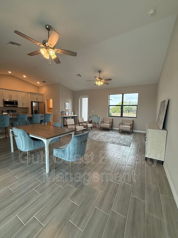 2609 NE 5th PL property image