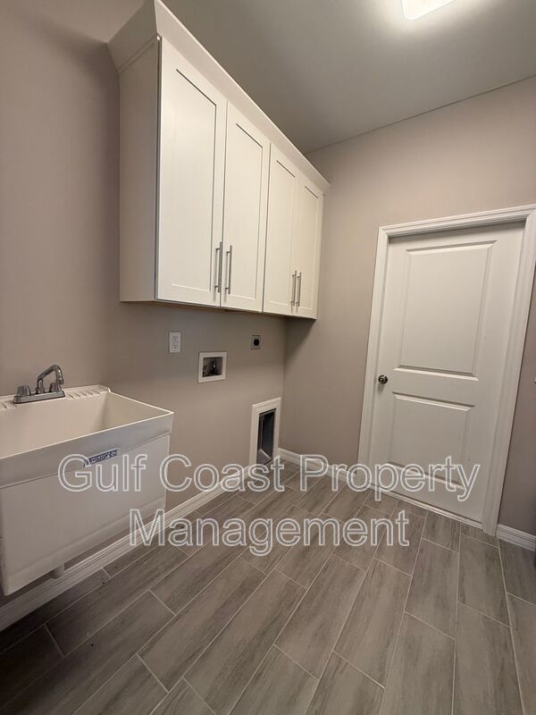 2609 NE 5th PL property image