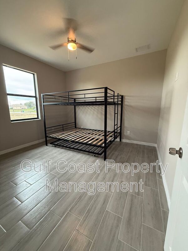 2609 NE 5th PL property image