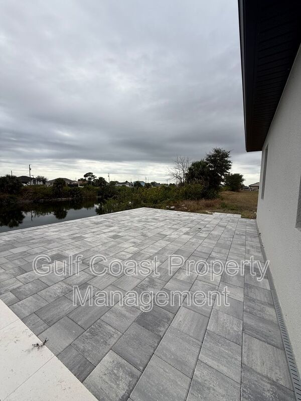 2609 NE 5th PL property image