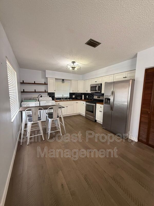 40 1st Ave Bottom Unit property image