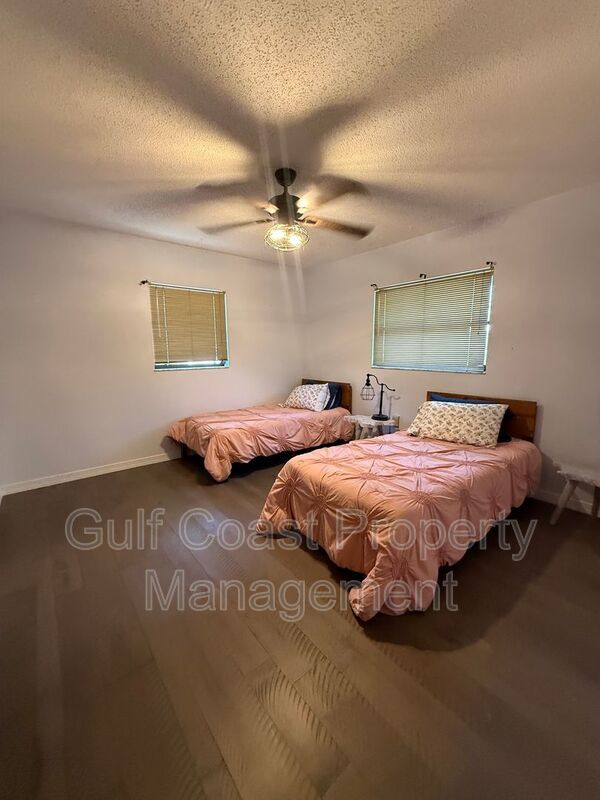 40 1st Ave Bottom Unit property image