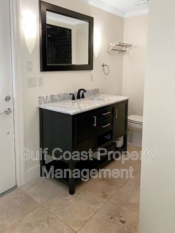 Beautifully Updated 2-Bedroom Annual Pool Home with Boat Parking – Cordova Lakes property image