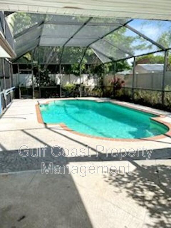 Beautifully Updated 2-Bedroom Annual Pool Home with Boat Parking – Cordova Lakes property image