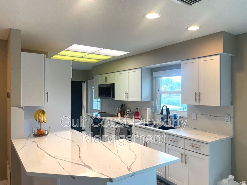 Boater’s Dream: Intracoastal Access, 10,000 lb Lift & Waterfront Firepit Nights property image