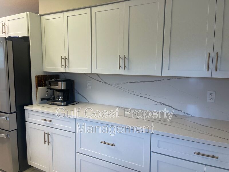 Boater’s Dream: Intracoastal Access, 10,000 lb Lift & Waterfront Firepit Nights property image