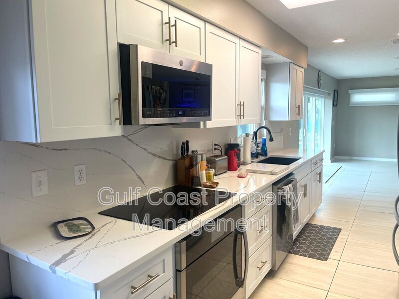 Boater’s Dream: Intracoastal Access, 10,000 lb Lift & Waterfront Firepit Nights property image