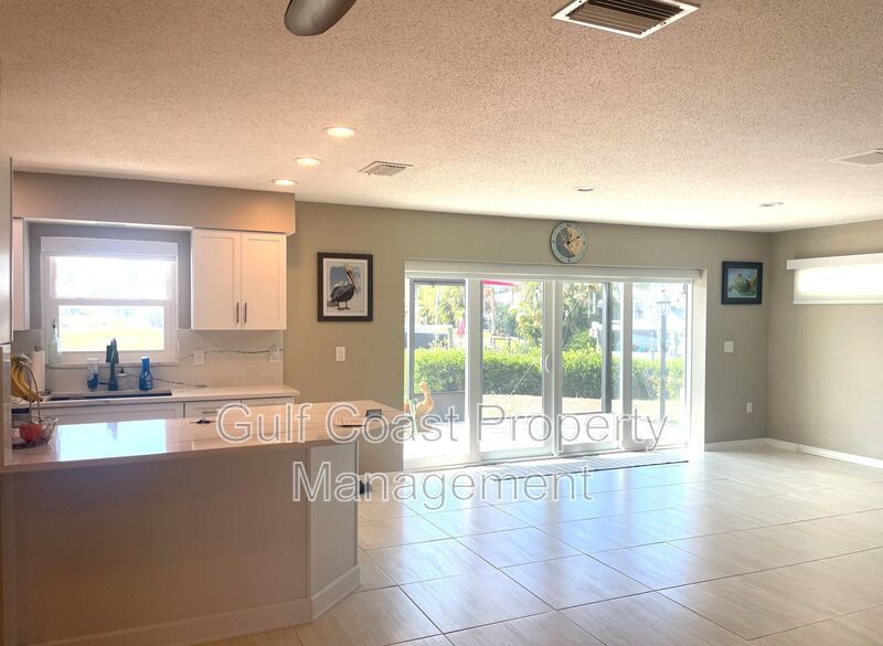 Boater’s Dream: Intracoastal Access, 10,000 lb Lift & Waterfront Firepit Nights property image