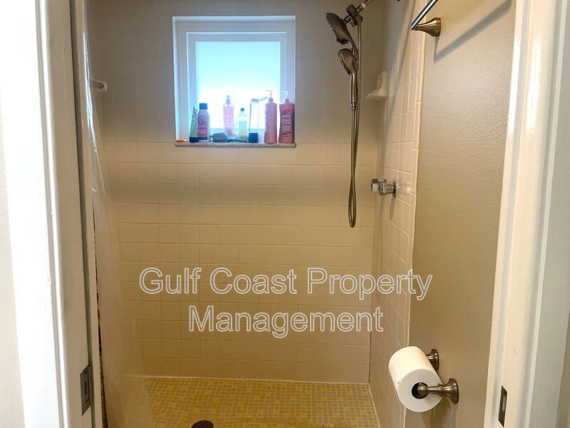 Boater’s Dream: Intracoastal Access, 10,000 lb Lift & Waterfront Firepit Nights property image