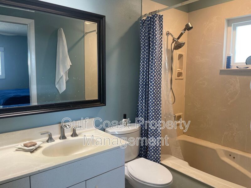 Boater’s Dream: Intracoastal Access, 10,000 lb Lift & Waterfront Firepit Nights property image