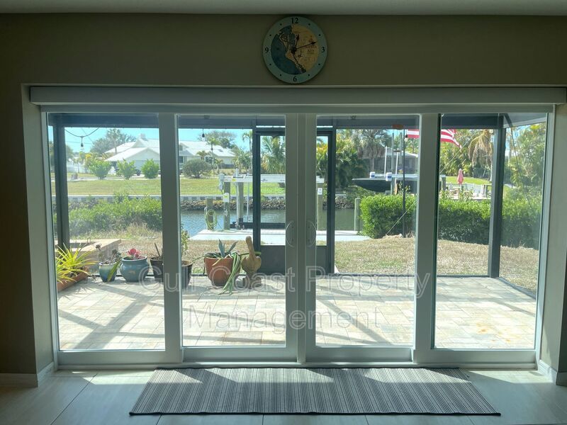 Boater’s Dream: Intracoastal Access, 10,000 lb Lift & Waterfront Firepit Nights property image