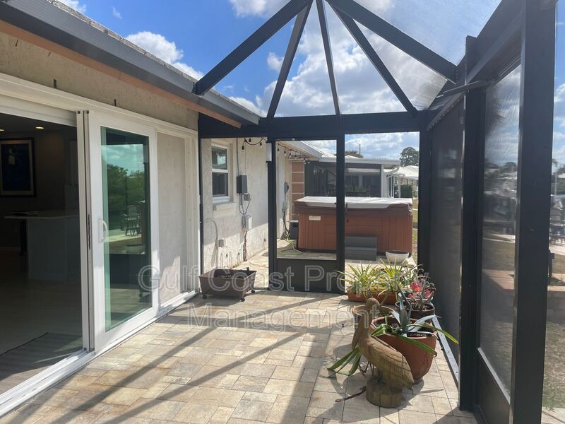 Boater’s Dream: Intracoastal Access, 10,000 lb Lift & Waterfront Firepit Nights property image