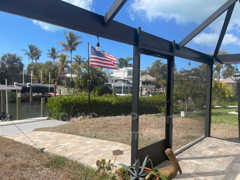 Boater’s Dream: Intracoastal Access, 10,000 lb Lift & Waterfront Firepit Nights property image