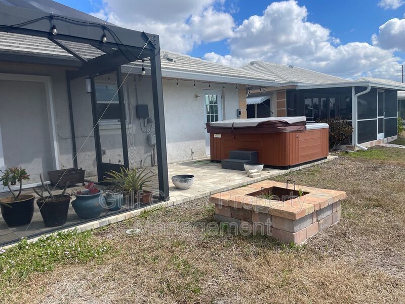 Boater’s Dream: Intracoastal Access, 10,000 lb Lift & Waterfront Firepit Nights property image