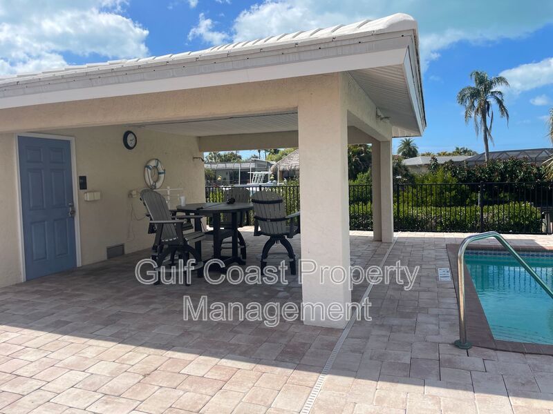 Boater’s Dream: Intracoastal Access, 10,000 lb Lift & Waterfront Firepit Nights property image