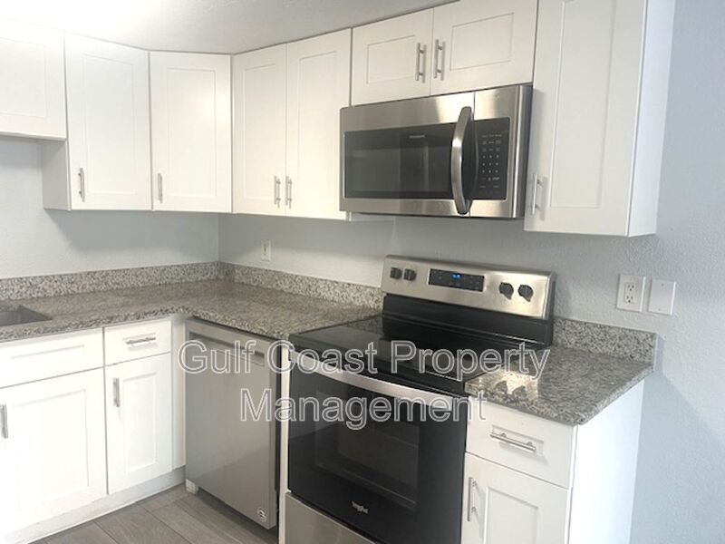 Charming 1-Bedroom Rental Close to Siesta Key Beach property image