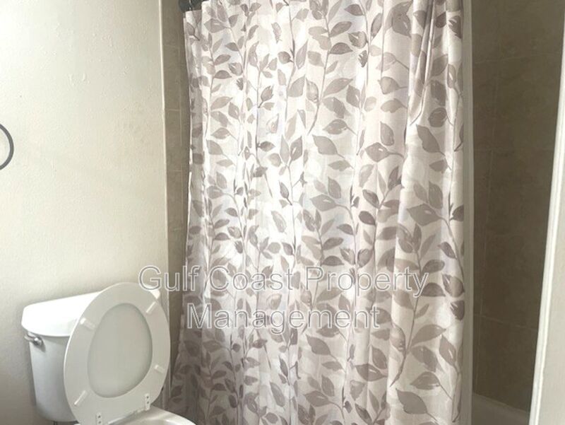 Spacious 3BR/2BA Condo Near Siesta Key Beach – Amenities Included! property image