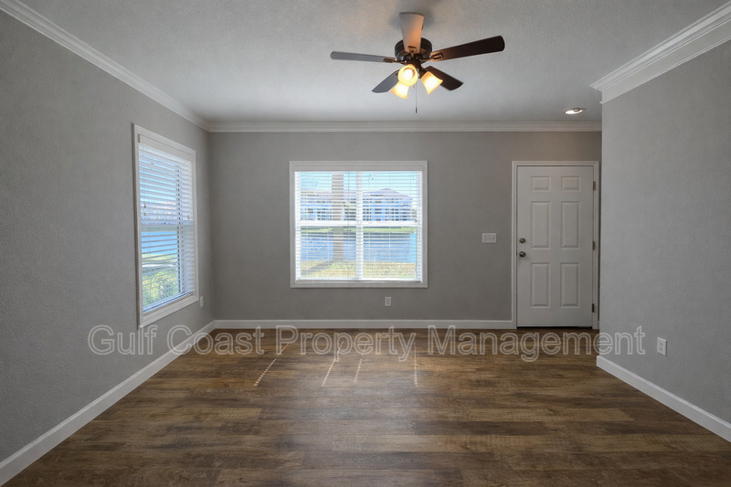 Annual Updated One Bedroom, Lakefront Condo in Gated Palms of Cortez – Ground Floor with Washer & Dryer property image