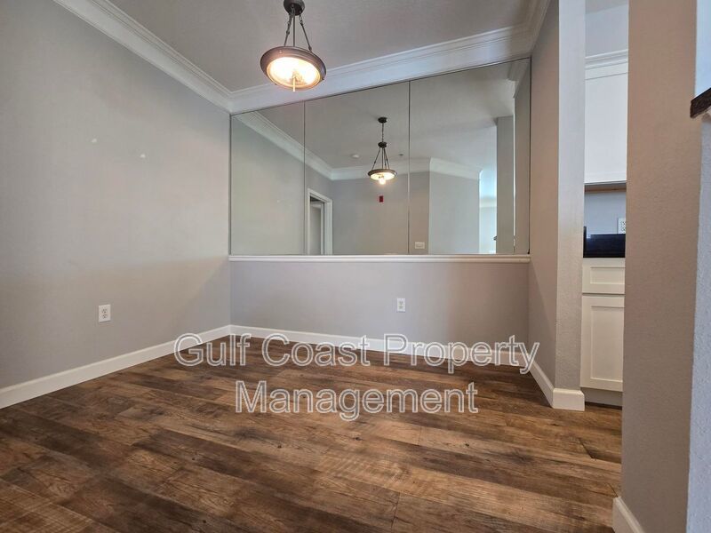 Annual Updated One Bedroom, Lakefront Condo in Gated Palms of Cortez – Ground Floor with Washer & Dryer property image