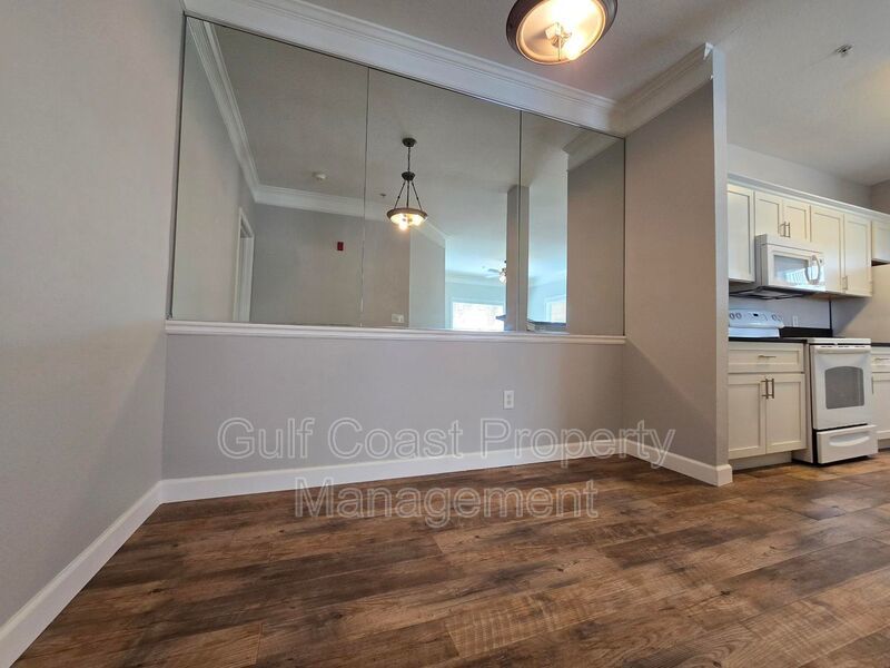 Annual Updated One Bedroom, Lakefront Condo in Gated Palms of Cortez – Ground Floor with Washer & Dryer property image