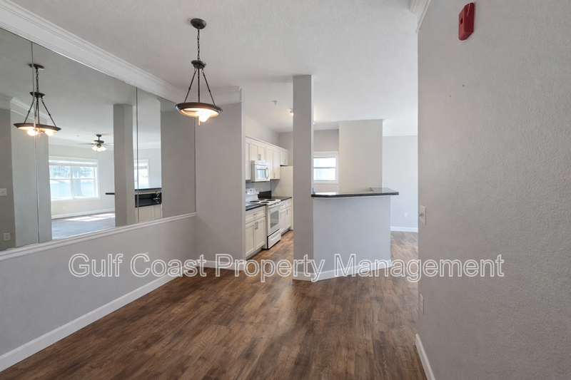 Annual Updated One Bedroom, Lakefront Condo in Gated Palms of Cortez – Ground Floor with Washer & Dryer property image