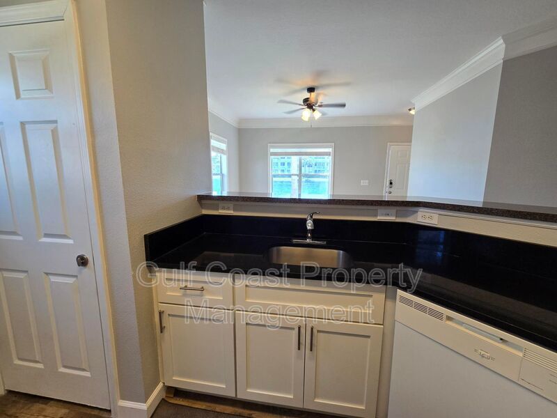 Annual Updated One Bedroom, Lakefront Condo in Gated Palms of Cortez – Ground Floor with Washer & Dryer property image