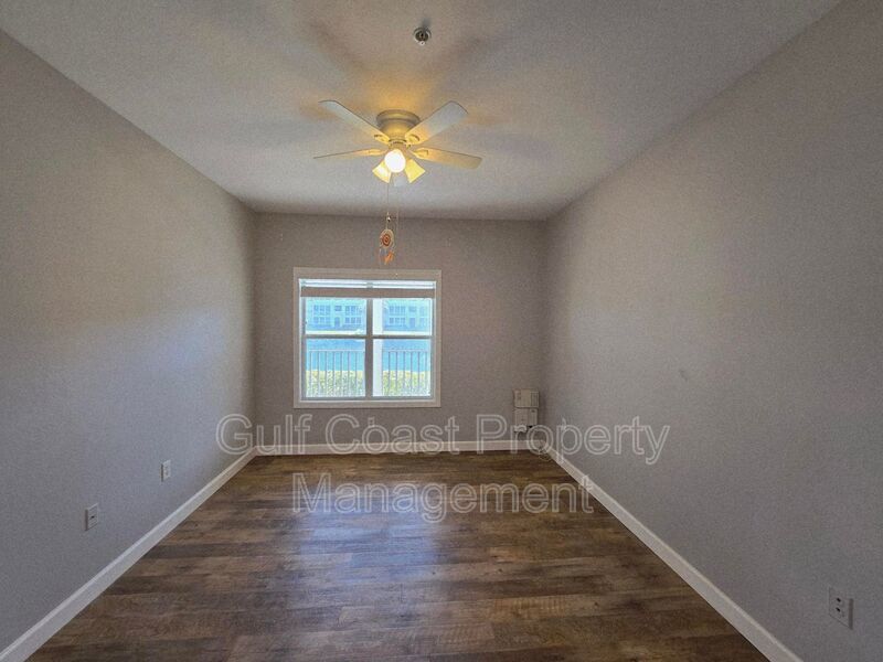 Annual Updated One Bedroom, Lakefront Condo in Gated Palms of Cortez – Ground Floor with Washer & Dryer property image