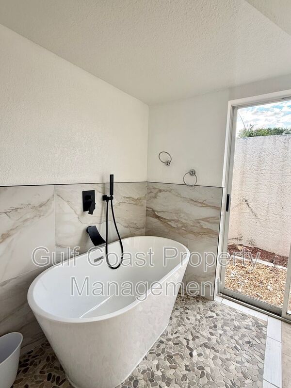 Stunning Furnished Pool him on Accessible Canal property image