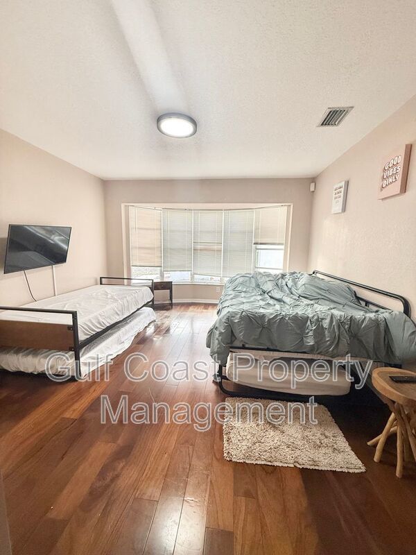 Stunning Furnished Pool him on Accessible Canal property image