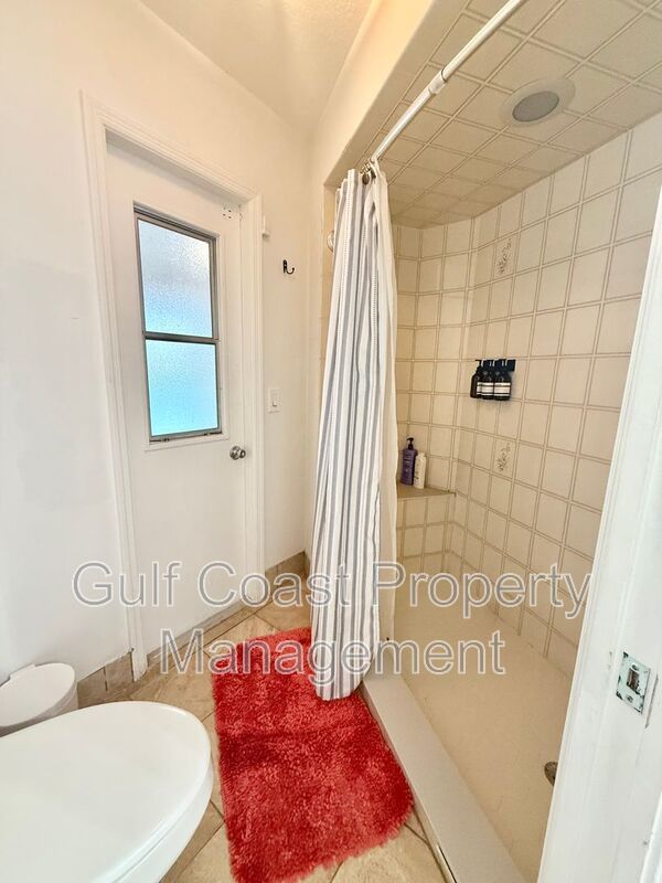 Stunning Furnished Pool him on Accessible Canal property image