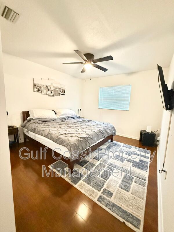 Stunning Furnished Pool him on Accessible Canal property image