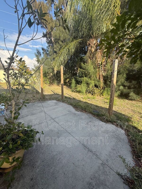 Single Family cottage property image