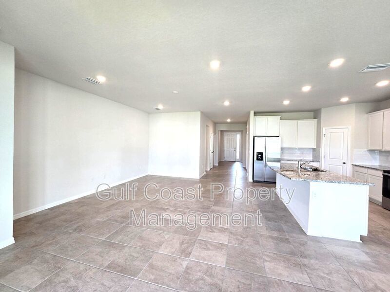 Spacious Annual Rental with Three Bedrooms, office and 2.5 Baths in the Gated Community of Coddington property image